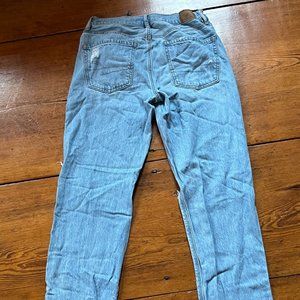 American Eagle ripped 90's straight jean size 6